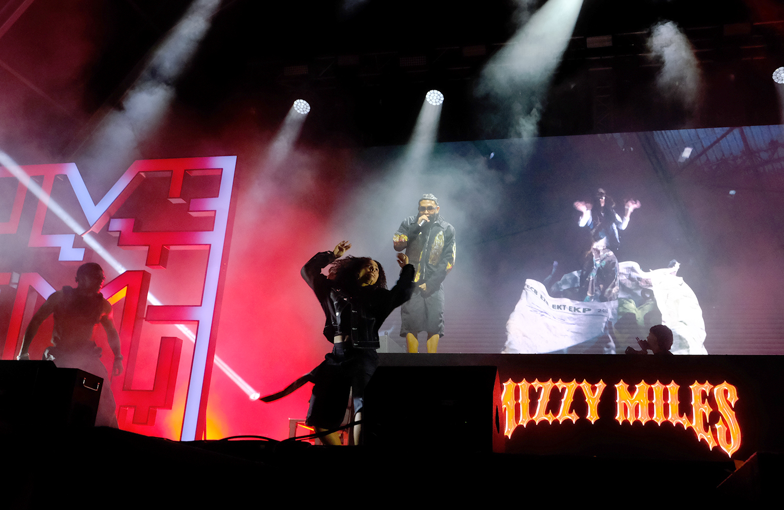 Foi assim a primeira noite do viana bate forte