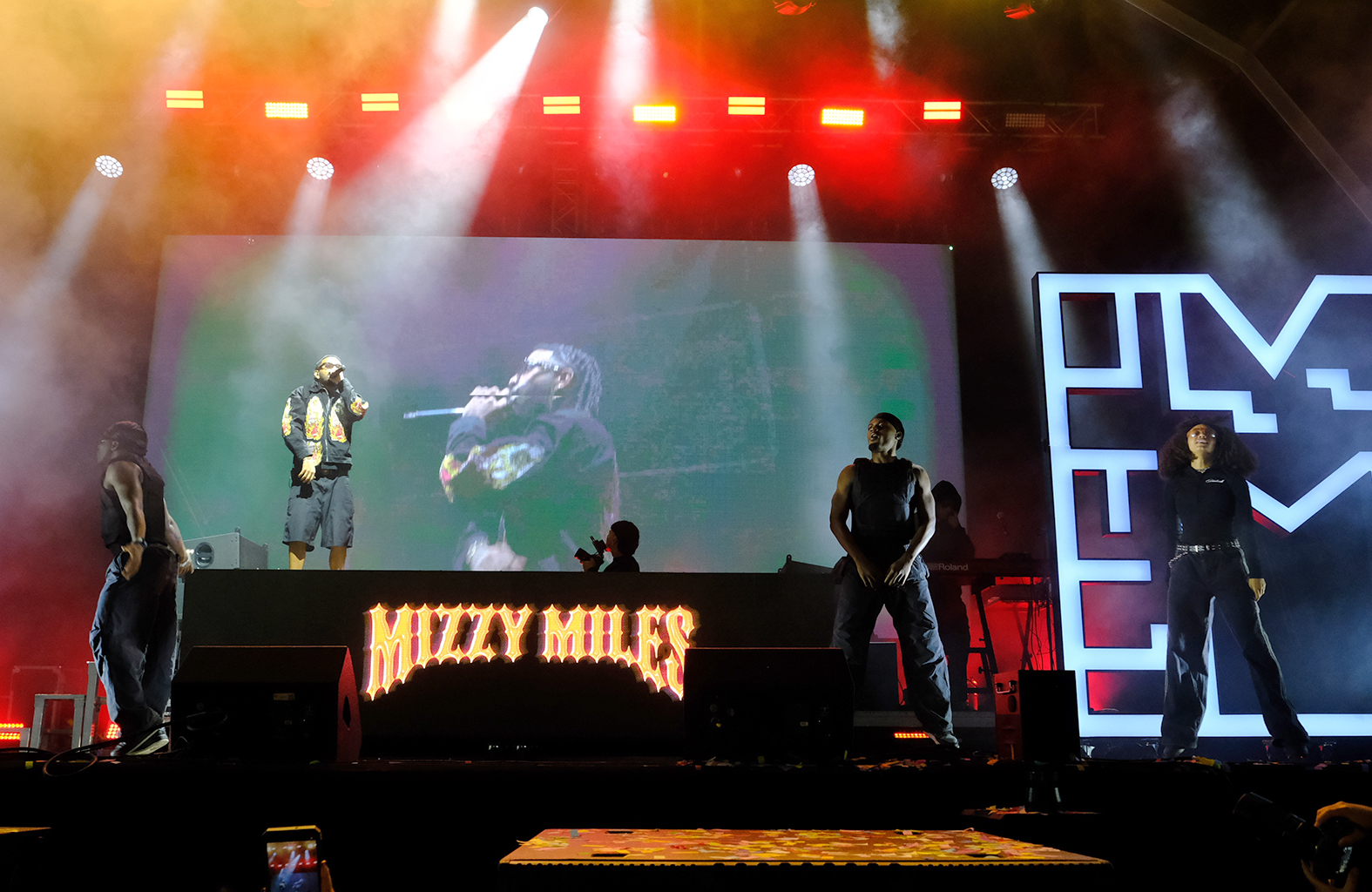 Foi assim a primeira noite do viana bate forte