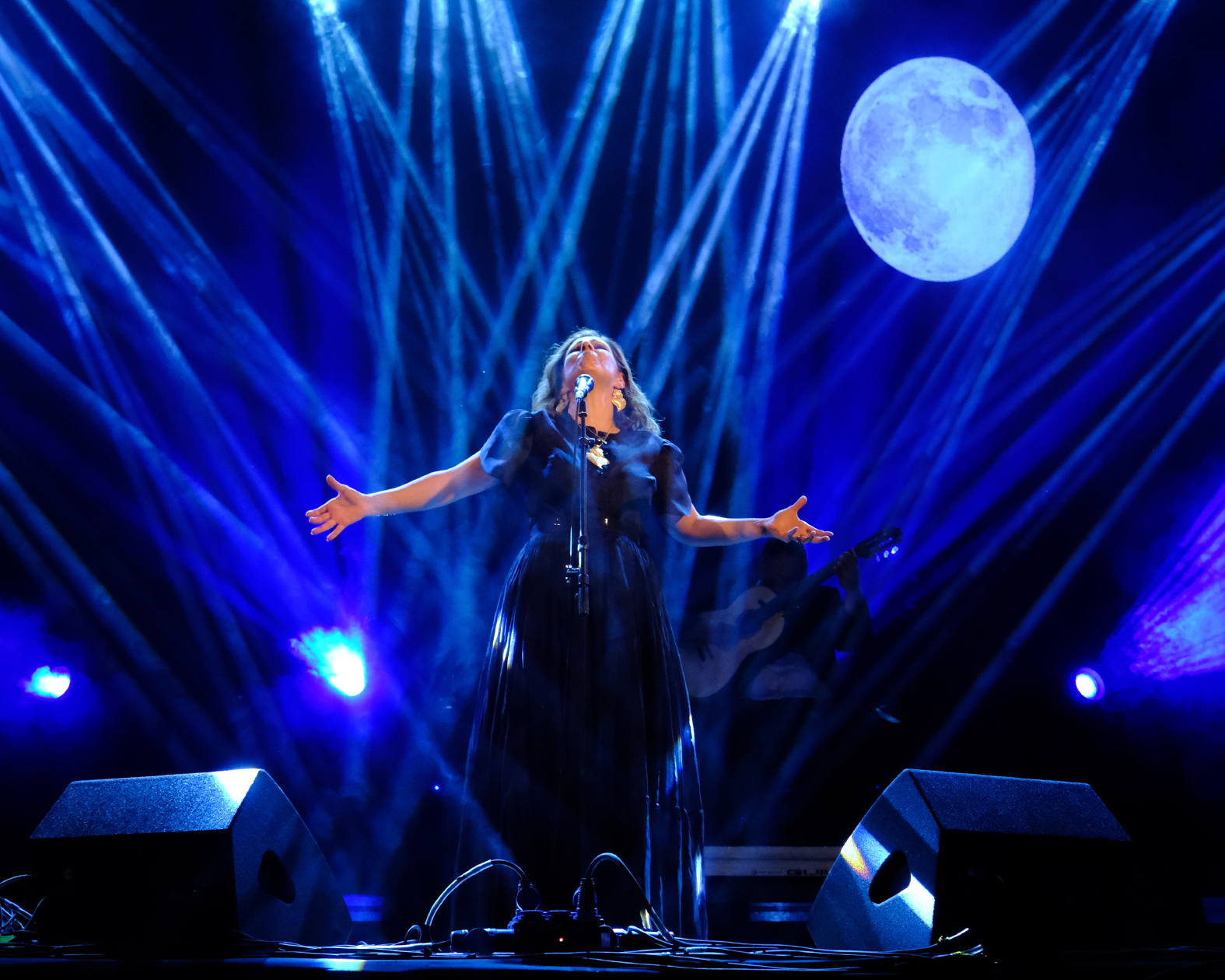 Foi assim a primeira noite do viana bate forte