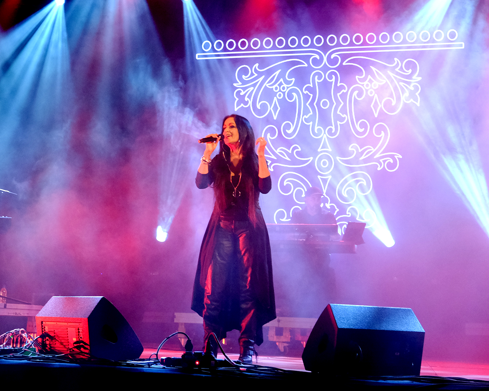 Foi assim a primeira noite do viana bate forte