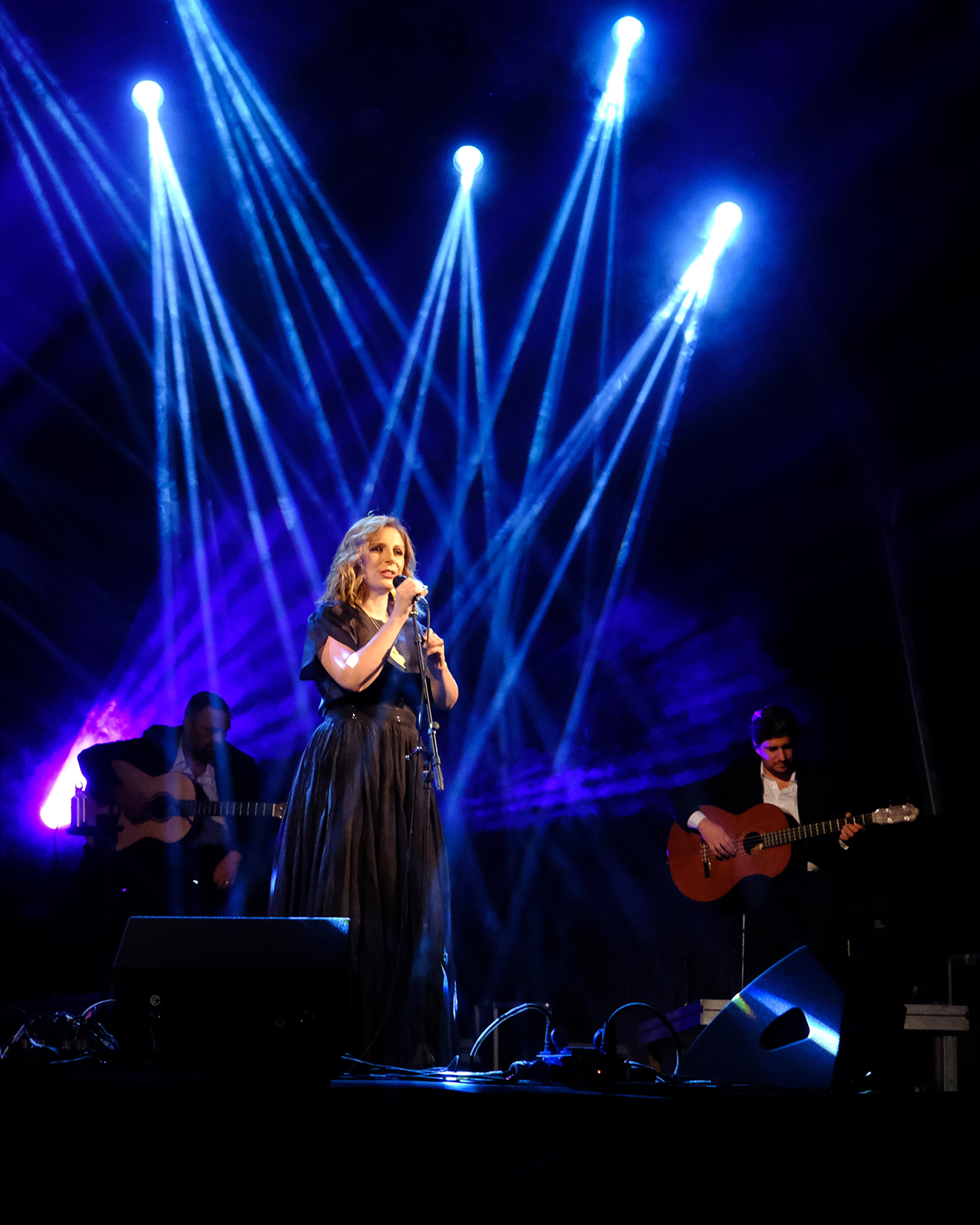 Foi assim a primeira noite do viana bate forte