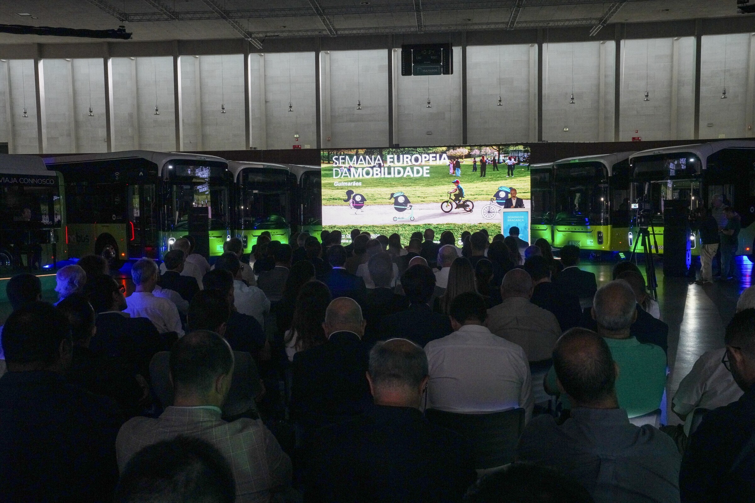 Guimarães já tem frota de autocarros 100% elétrica e torna-se exemplo "a nível europeu"