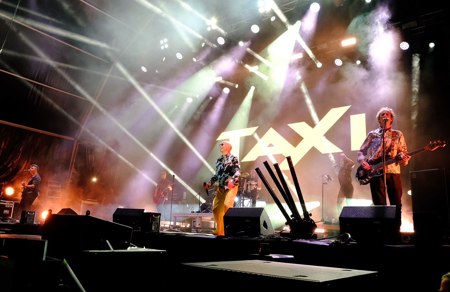 Foi assim a primeira noite do viana bate forte