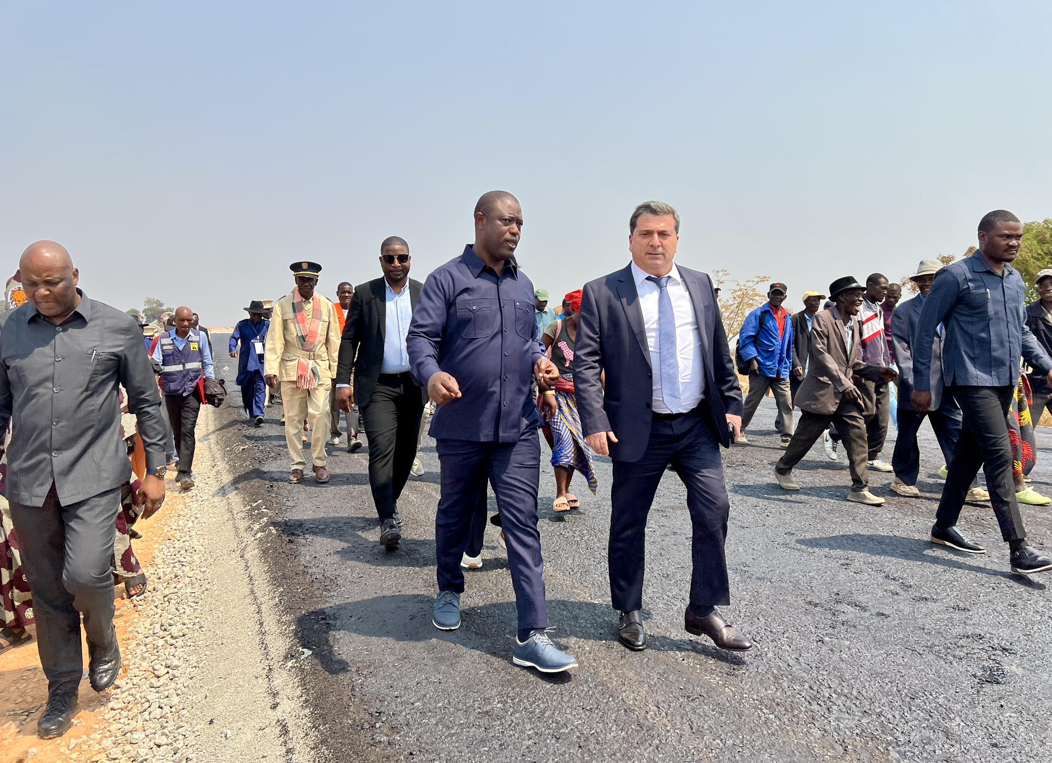 Grupo de famalicão com obras milionárias em angola