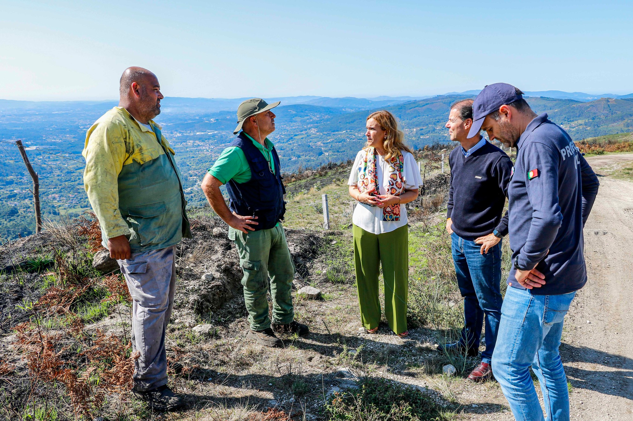 Vila verde faz estabilização de emergência dos terrenos afetados pelos incêndios