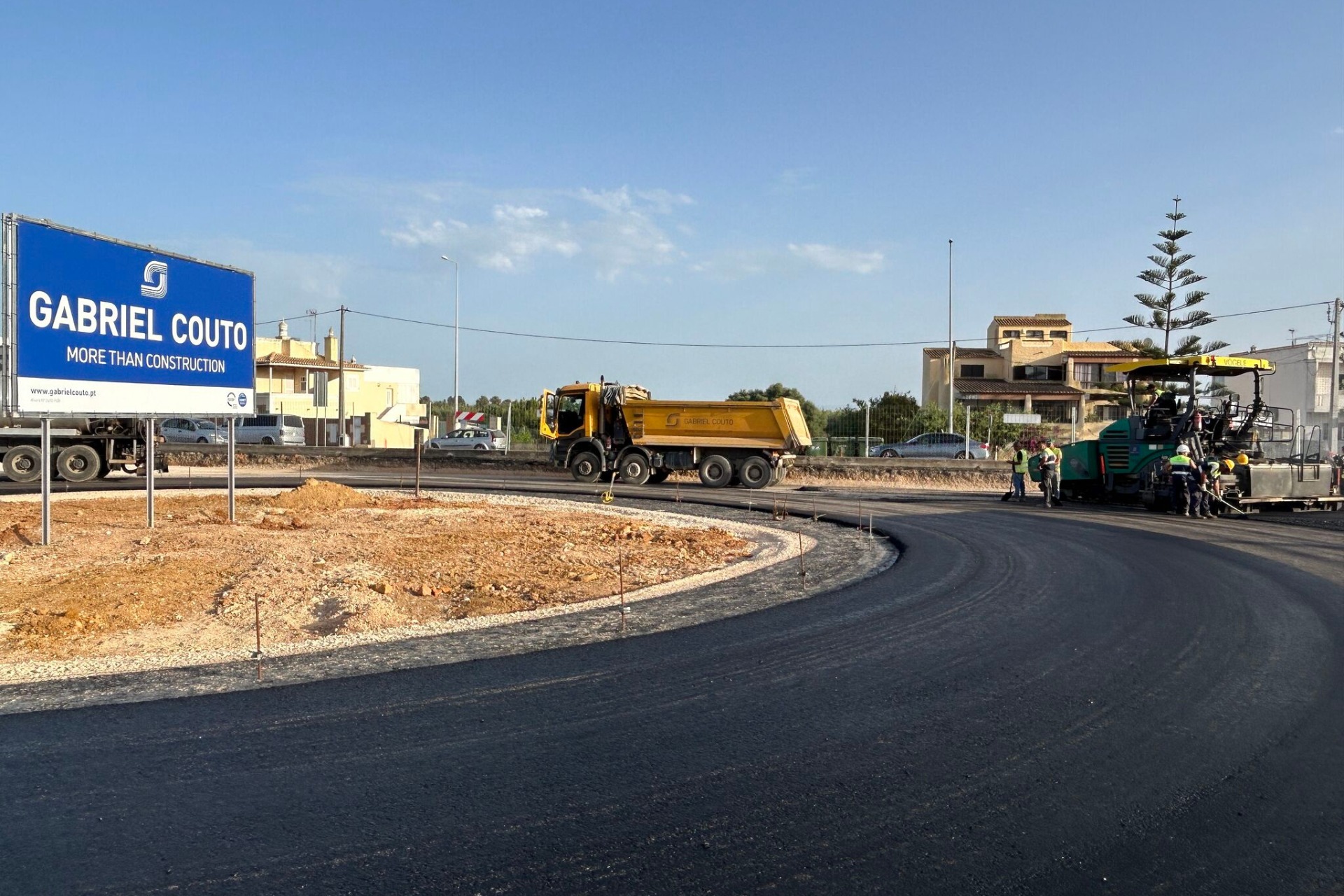 Grupo de famalicão mostra evolução de obra de 14,4 milhões no algarve