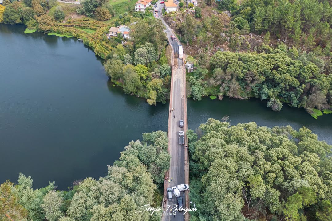 Derrame de Combustível Provoca acidenthe e Corta Estrada em Barcelos 8 Derrame de Combustível Provoca acidenthe e Corta Estrada em Barcelos
