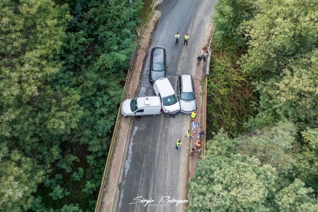 Derrame de Combustível Provoca acidenthe e Corta Estrada em Barcelos 9 Derrame de Combustível Provoca acidenthe e Corta Estrada em Barcelos
