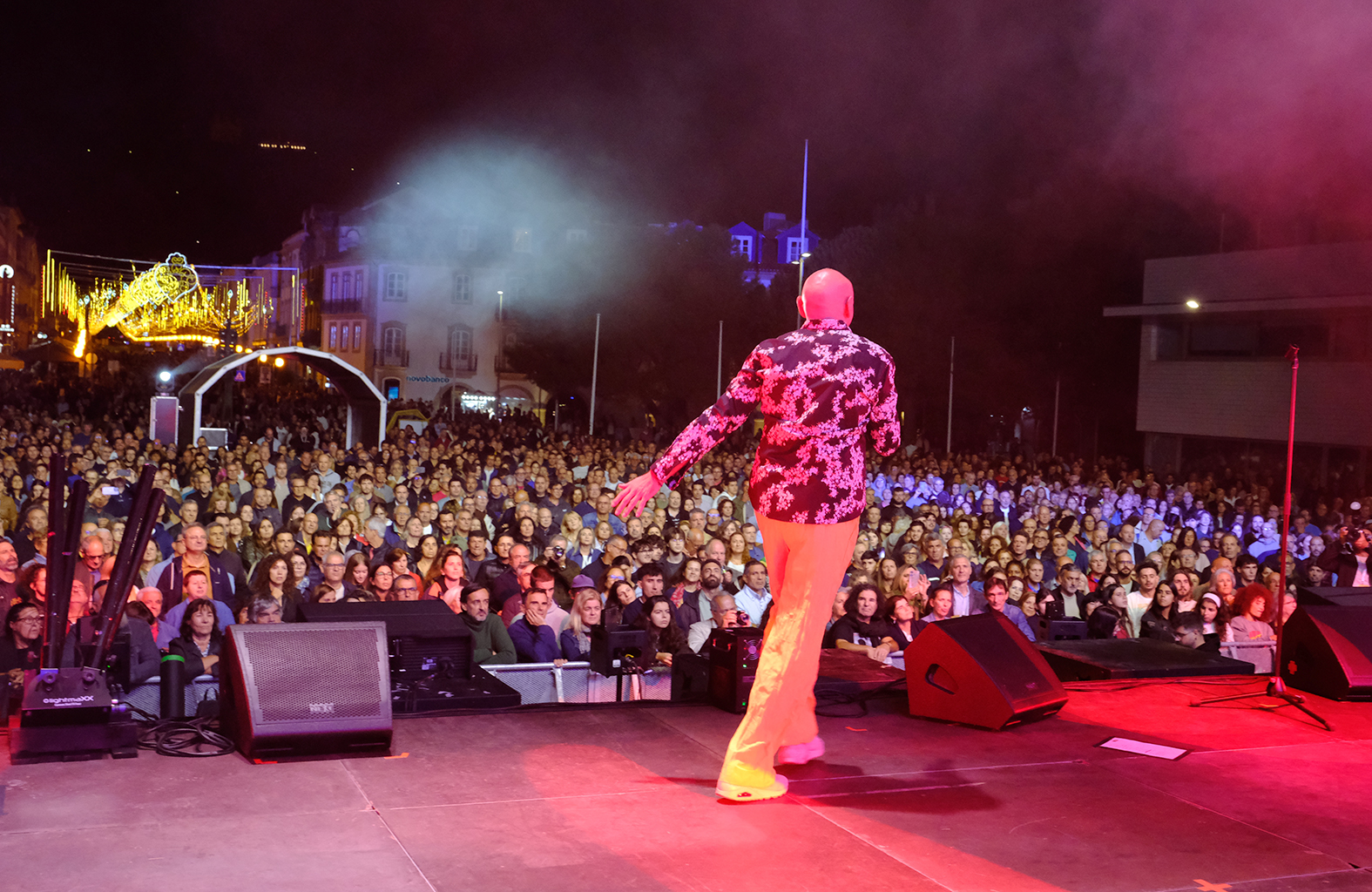 Foi assim a primeira noite do viana bate forte
