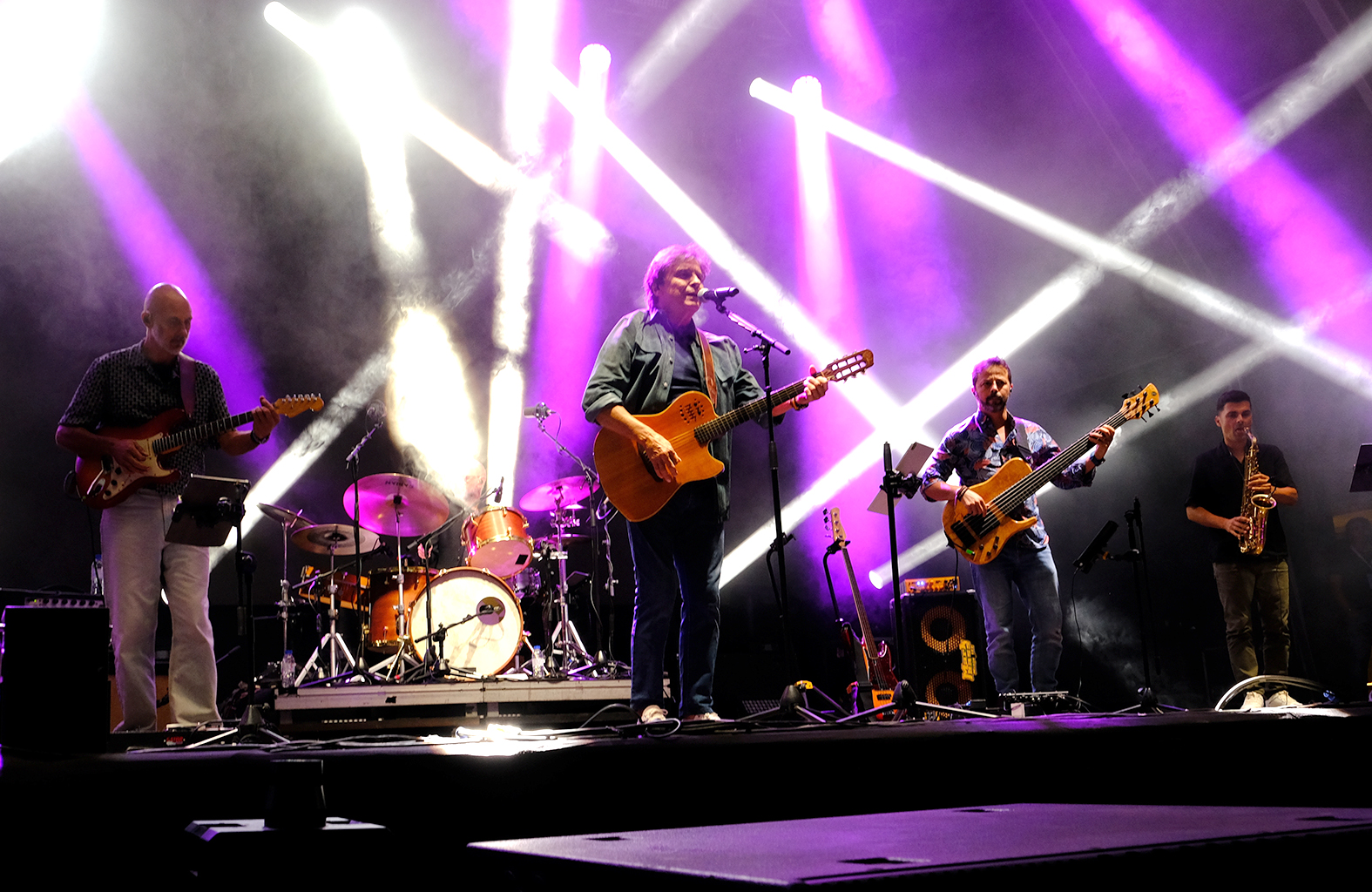 Foi assim a primeira noite do viana bate forte