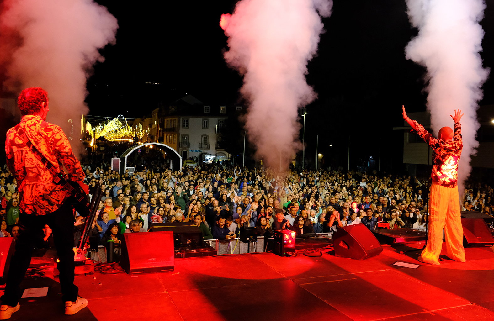 Foi assim a primeira noite do viana bate forte