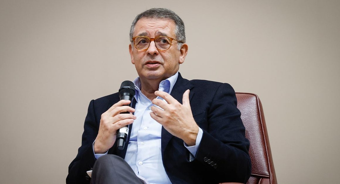 Em famalicão, seguro diz que estado é "muito burocrático" e "empecilho" ao investimento têxtil