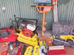 Dupla assalta armazém em monção para furtar máquinas e ferramentas