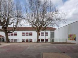 Aluno de 7 anos agride colegas e professores em escola de braga