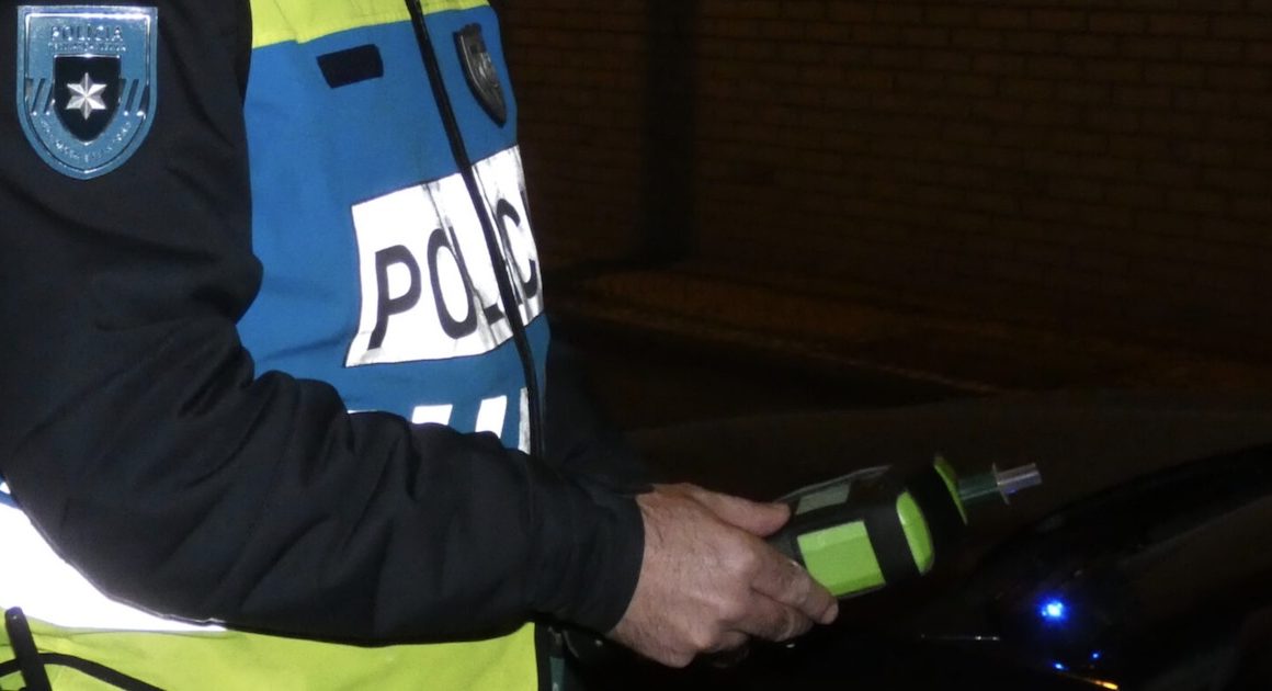 Jovem de 22 anos apanhado a conduzir com 2,95 g/l de álcool no sangue em famalicão
