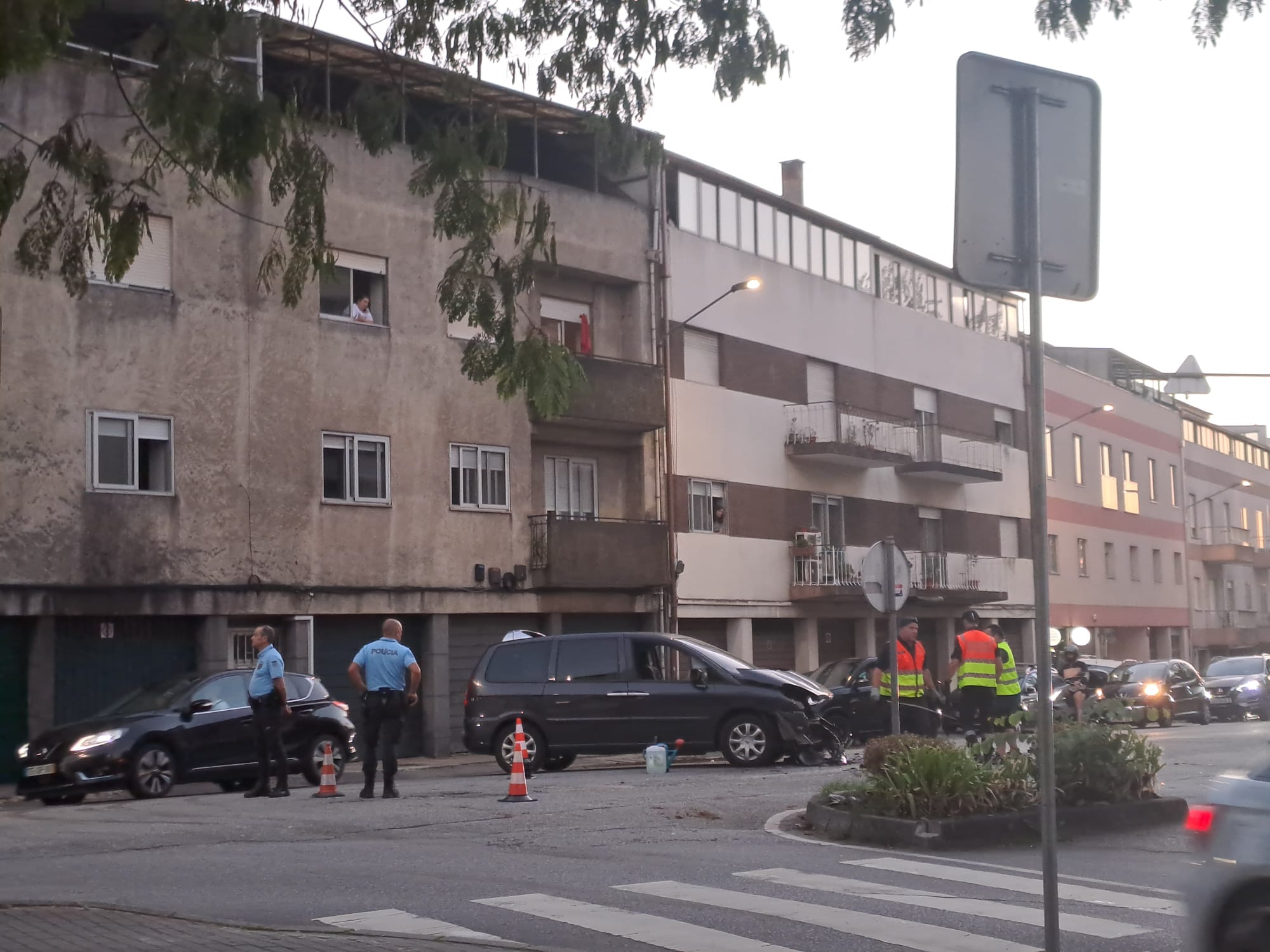 Braga: colisão em cruzamento provoca ferido