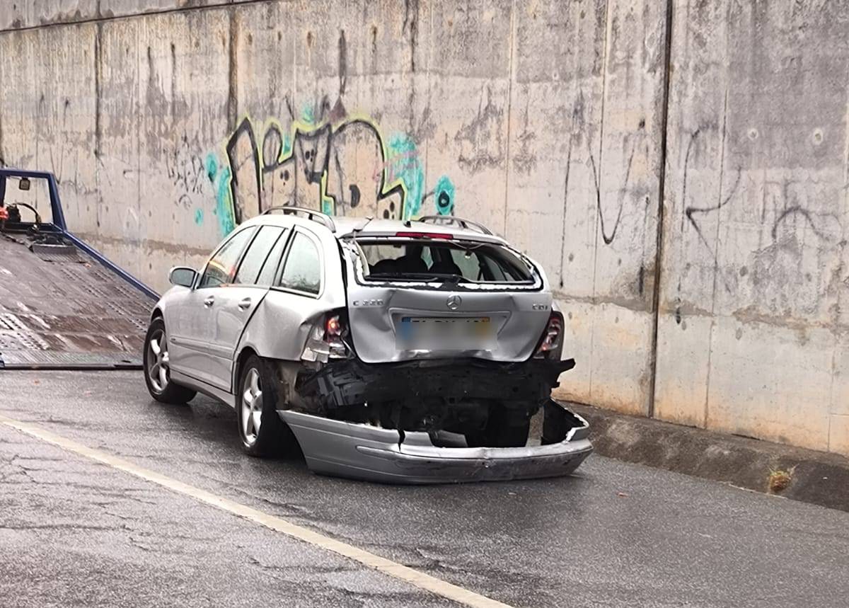 Ferido grave após violenta colisão na variante em barcelos
