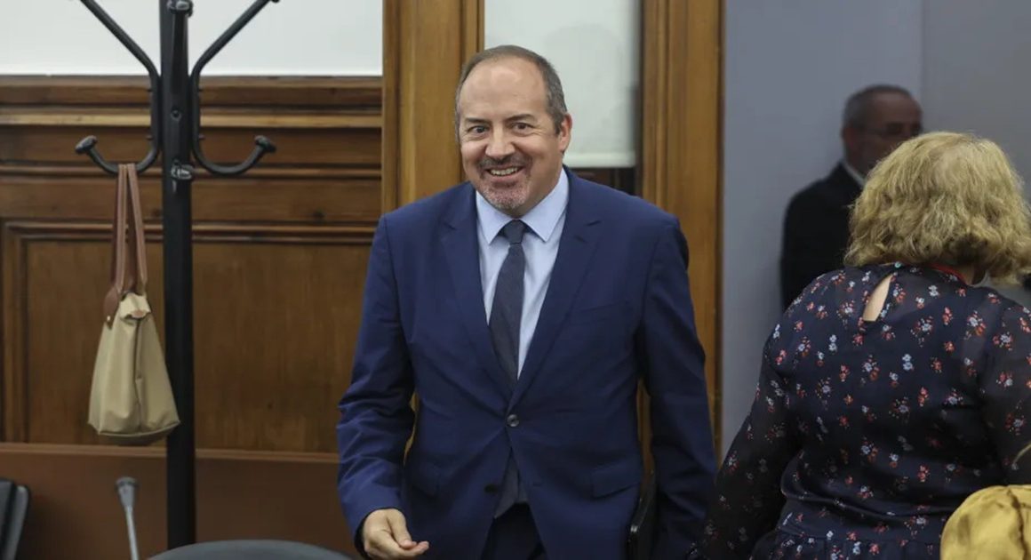 Comissão de finanças dá 'luz verde' a santos pereira para governar o banco de portugal