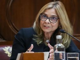 Ministra da saúde reconhece constrangimentos e diz que sns 24 vai ser reforçado