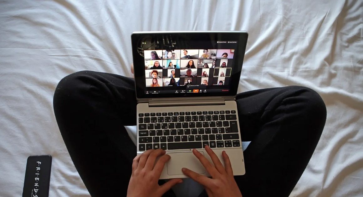 Governo diz que se deve combater abuso de menores 'online' sem comprimir direitos