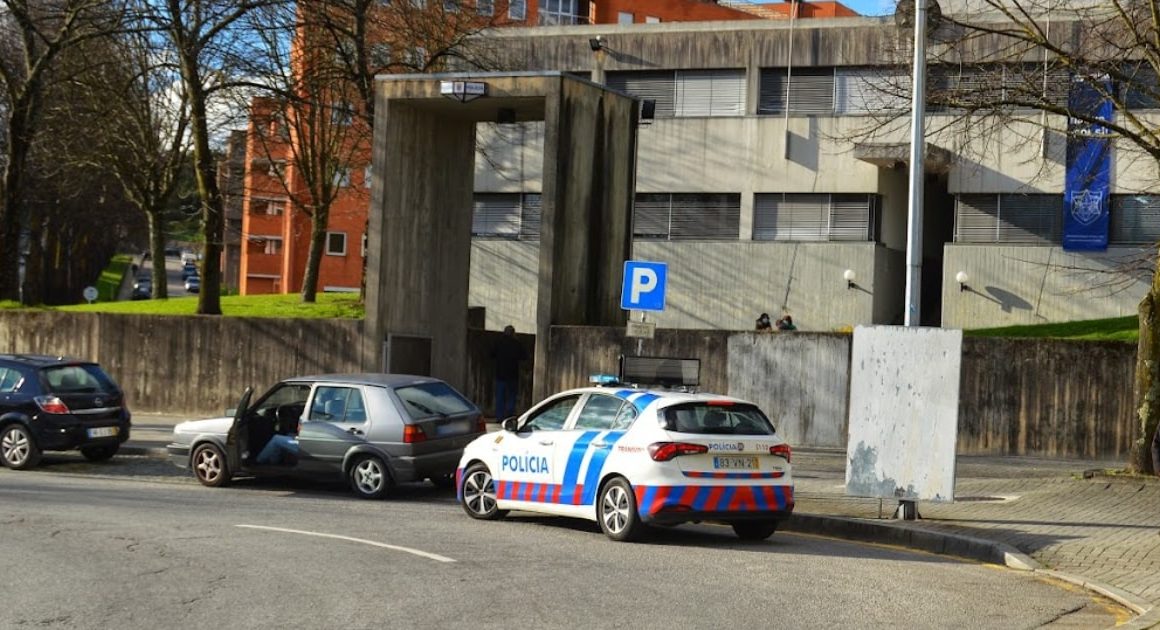 Cinco jovens detidos por furto e danos em residência de "interesse histórico" em guimarães