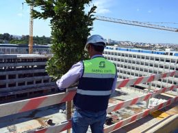 Grupo de famalicão celebra 'pau-de-fileira' em obra milionária em lisboa