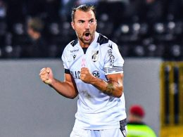 Vitória dá a volta em cinco minutos e regressa aos triunfos