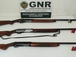 Quatro detidos por andarem a caçar perto de casas em guimarães e fafe