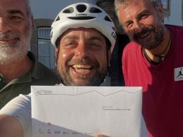 Depois do internamento no hospital de barcelos, tiago conclui volta a portugal em bicicleta épica