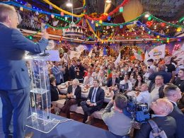 Ventura fecha campanha em viana e garante que o chega "vai varrer o mapa autárquico de portugal"