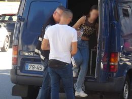 Mulher que esfaqueou marido em braga fica em prisão preventiva