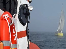 Veleiro danificado por orcas ao largo de viana do castelo