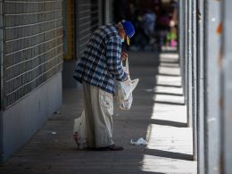 Rsi cobre apenas 40% da população no limiar da pobreza