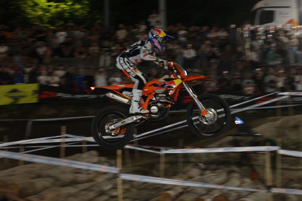 Espanhol Josep García foi o mais rápido na abertura do Mundial de Enduro em Fafe