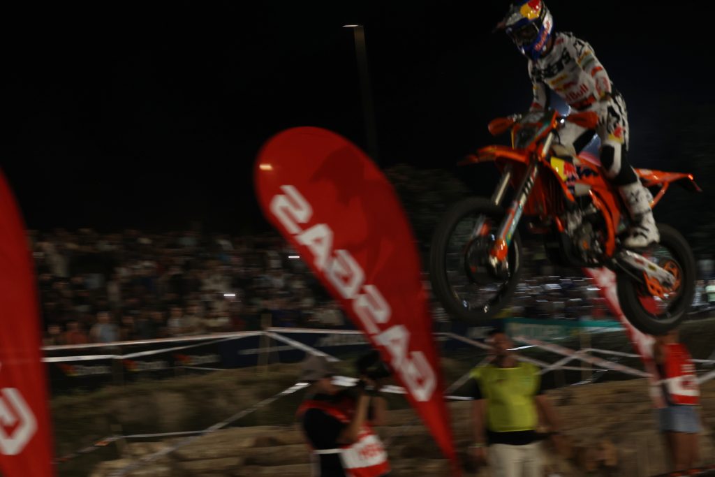 Espanhol Josep García foi o mais rápido na abertura do Mundial de Enduro em Fafe