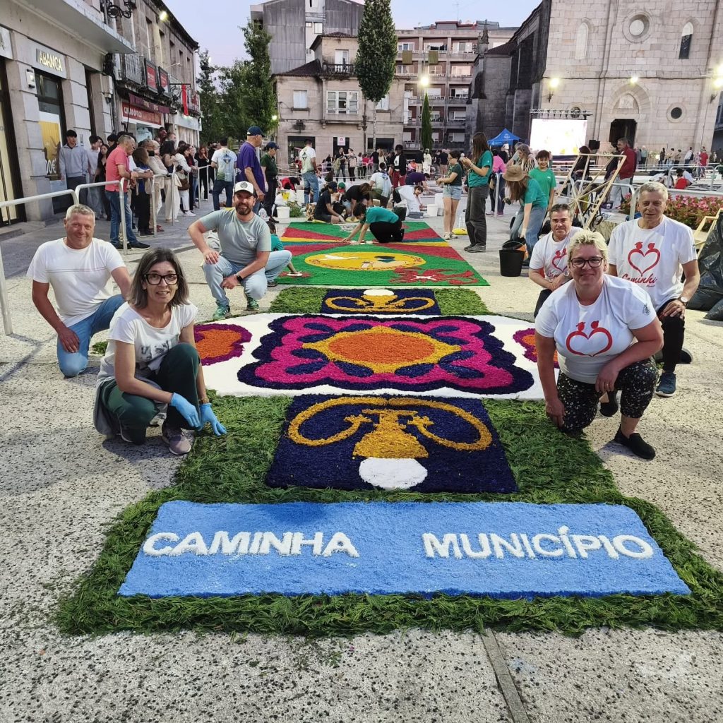 Caminha levou tapetes floridos até aos vizinhos da Galiza 6 Caminha levou tapetes floridos até aos vizinhos da Galiza