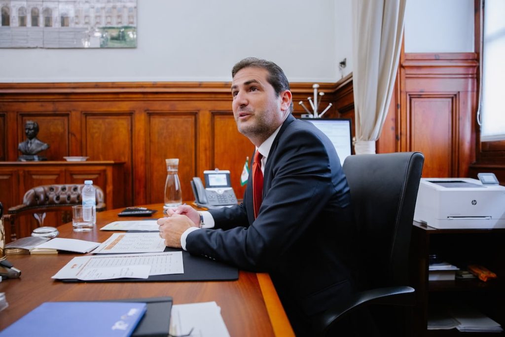 Entrevista a Hugo Soares: “Não vejo razão nenhuma para fazer falta no Governo”