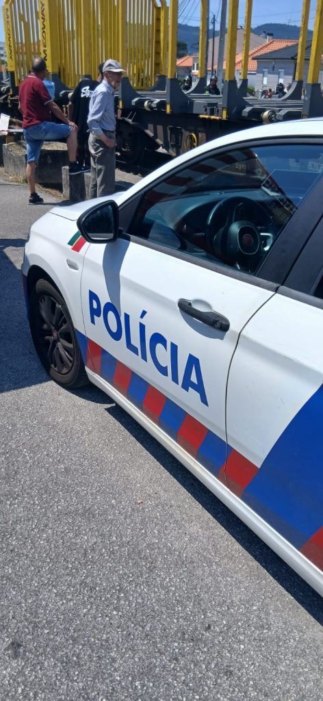 Linha do Minho cortada após atropelamento mortal em Viana