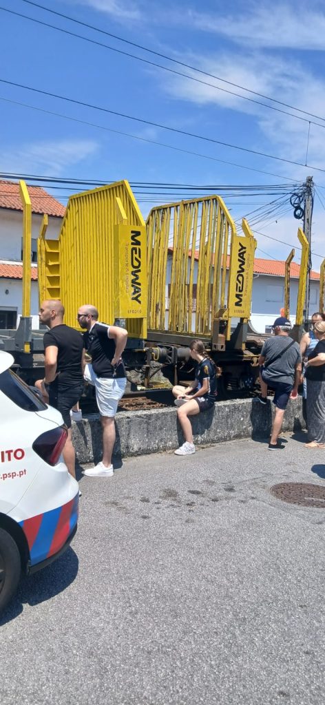 Linha do Minho cortada após atropelamento mortal em Viana