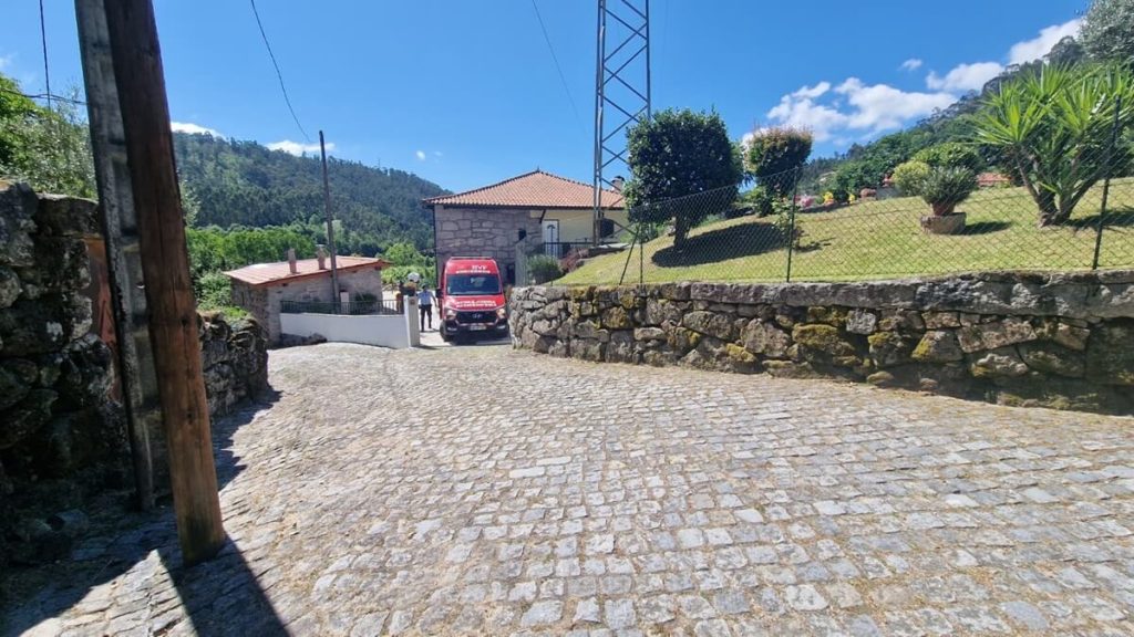 Assaltante acaba no hospital após ser surpreendido por dono de casa em Fafe 4 Assaltante acaba no hospital após ser surpreendido por dono de casa em Fafe
