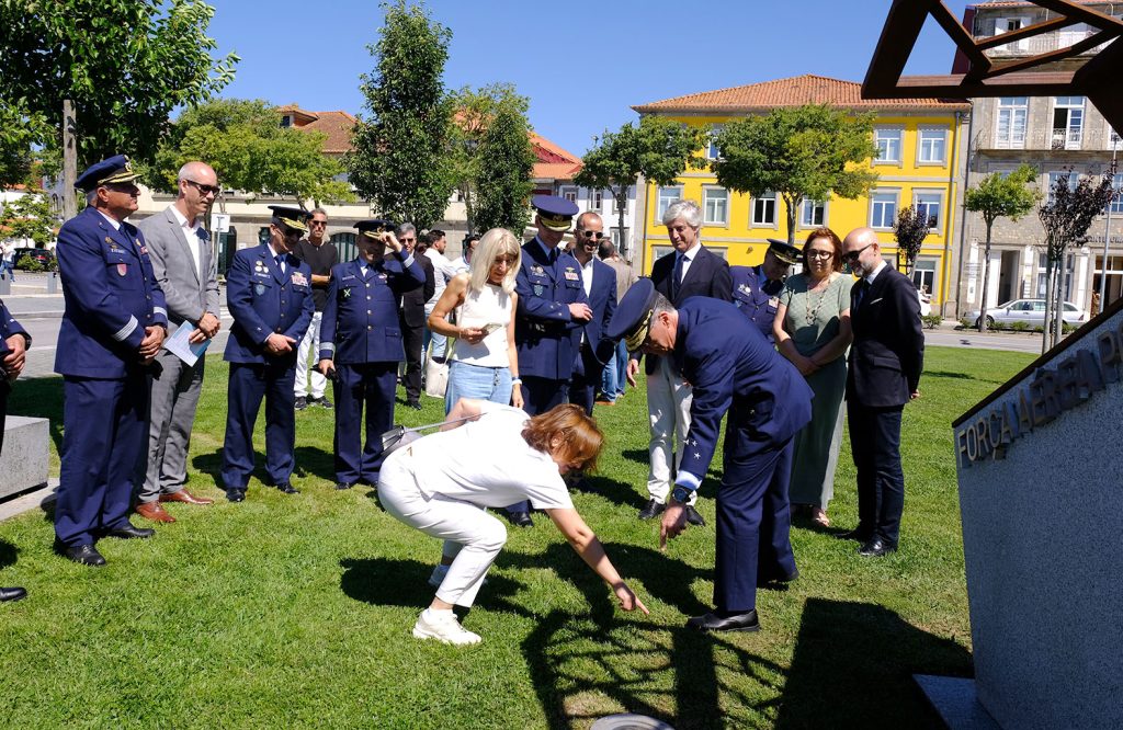 Eis o novo monumento da força aérea em viana do castelo